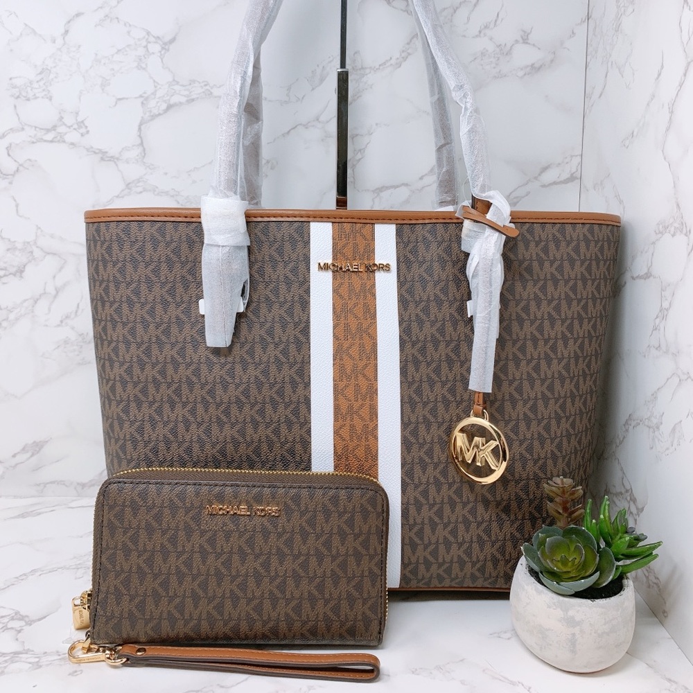 Michael Kors JST Medium Carryall Tote Set